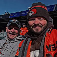 DOES ANYONE ONE KNOW AMANDA COMBS BOYFRIEND TIM I NEED TO TALK TO HIM