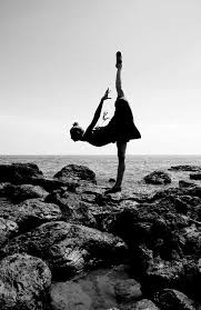 Ballet Dancer Black And White Photography 35 Amazing Examples Of Black And White Photography Cuded Dance Pictures Dance Photography White Photography