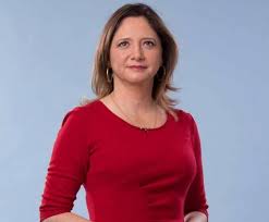 En 2002 apareció en la cosa nostra. Critican A Monica Perez Por Rechazar Reduccion De Dieta Parlamentaria