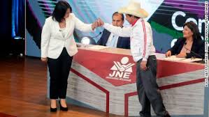 Acorde a los nuevos tiempos, expreso y extra tendrán un despliegue. Elecciones Presidenciales Que Dicen Las Ultimas Encuestas En Peru Cnn Video