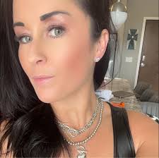 Are there second income streams for hygienists to work from their phone?