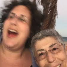 Lori Kraft's Instagram, Twitter & Facebook