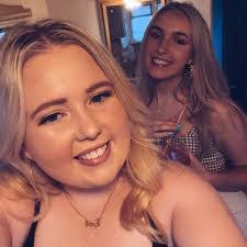 Eve Roche's Instagram, Twitter & Facebook