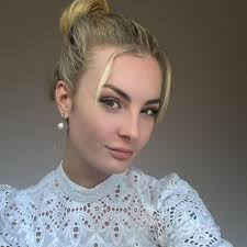 Aʟɪsʜᴀ Eᴠᴇʀs (@alisha_evers) • Threads, Say more