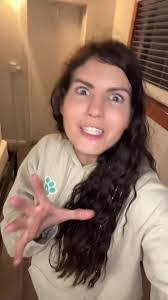 Teddy Bell's Instagram, Twitter & Facebook