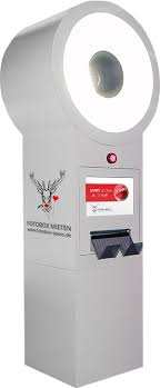 Eine photobox kann deine hochzeitsfeier auf verschiedene arten zum knaller werden zu lassen. Fotobox Photo Booth Mieten Bonn Hamburg Munchen