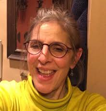 Elizabeth Medrano's Instagram, Twitter & Facebook