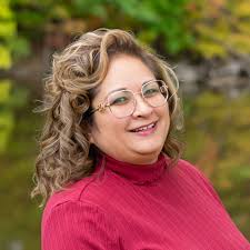 Mary Dion's Instagram, Twitter & Facebook