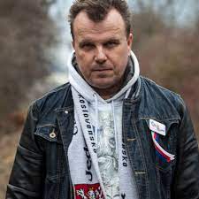 Jiří černohorský se totiž vystavuje na spoustě demonstrací. Jiri Cernohorsky Nojiste ØªÙˆÛŒÛŒØªØ±