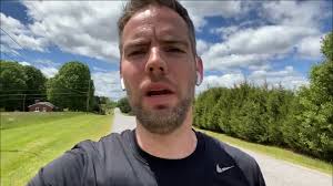 Teachers and staff run to honor graduating students