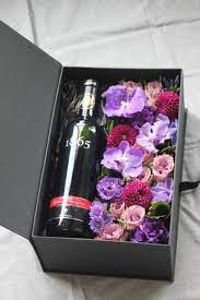 Ольга домашняя о flowers heaven. Flower Box Wine Gift Set Great Idea For Something A Little Different For A Branded Corporate Gift Flower Box Gift Flower Gift Flowers For Men