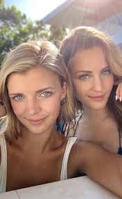 Outside the Bubble: Elle Leonard