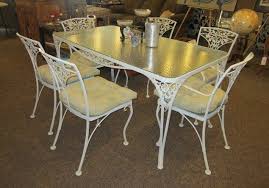 Vintage iron outdoor patio salterini dining table and 4 chairs porch. Wrought Iron Glass Top Table With 6 Chairs Great Table For Indoor Or Outdoor It Has B Patio Furniture Makeover Vintage Patio Furniture Iron Patio Furniture