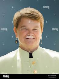 Sheila kuehl hi-res stock photography and images