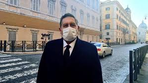Dopo le parole di walter ricciardi, consigliere del ministro della salute roberto speranza, è il leader della lega matteo salvini tra i primi a commentare la richiesta di un lockdown totale.« D5osbofv7aouwm