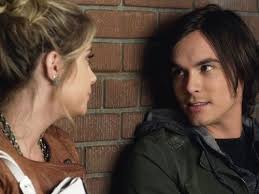 Pretty Little Liars' Season 5 Spoilers: Will Caleb And Hanna Break Up? Plus  Possible Ali Kiss!