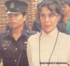 Keputusan mahkamah tinggi menjatuhkan hukuman gantung sampai mati diterima penuh emosi oleh dua sahabat selepas. Tehmalaya Com Seram Ini Kisah Benar Mona Fendi Yang Ramai Tak Tahu Baca Selanjutnya