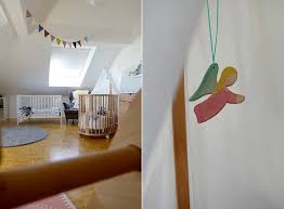 Kinderzimmer Dachschrage Junge Pikler Dreieck Stokke Kommode Sleepi Wimpelkette Bunt Filzkugeln Turnzimmer Kinder Zimmer Kinderzimmer Kinder