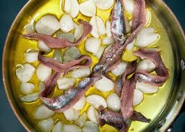 Immancabili nella bagna càuda nella cucina piemontese non mancano mai con la bagna càuda e la fonduta. Bagna Caoda Prima La Temi Poi La Ami Lonely Planet