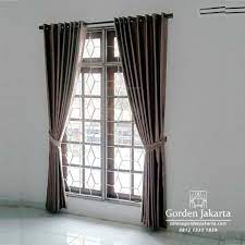 Mencari ide gorden yang bisa hiasi jendela rumahmu yang bagus, modern, dan nggak kampungan? Biaya Pasang Gorden Rumah Cek Bahan Bangunan