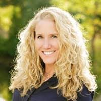 Shannon Holt's Instagram, Twitter & Facebook