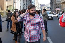 Jun 06, 2021 · el diputado y candidato presidencial del frente amplio (fa), gabriel boric, criticó este sábado el respaldo recibido por la abanderada frenteamplista por la gobernación de la región metropolitana, karina oliva, por parte del excandidato del partido humanista por el mismo cargo, pablo maltés. Gabriel Boric Algunos En La Derecha Y El Gobierno Siguen Pensando Que Chile Es Su Fundo