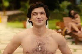 Gabriel Leone nudo nella nuova serie Senna - BitchyX