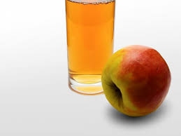 Il succo di mele che vi invitiamo a preparare oggi è una bevanda da gustare fresca. Succo Di Mele Proprieta Calorie Ricetta E Controindicazioni