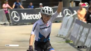 Loana lecomte en 2019, sous les couleurs de l'équipe de france. Le Gruppetto Pa Twitter Nouveau Recital De Loana Lecomte Sur La Coupe Du Monde De Vtt Cross Country A Leogang Apres Sa Victoire Sur La Short Race Vendredi La Francaise A Domine La
