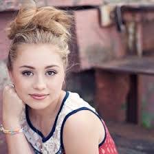 Ella Kramer's Instagram, Twitter & Facebook