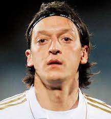 Footballer mesut özil has quit the national team amid the fallout from meeting turkey's president and germany's world cup exit. Ozil Real Madrid Long Hair