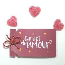 Une large sélection de cadeaux de saint valentin homme qui va du caleçon aux écouteurs. Idee Cadeau Saint Valentin A Faire Soi Meme Vous Voulez Surprendre Votre Moitie Avec Un Cadeau Original Saint Valentin Creez Facilement Ce Carnet De Saint Val