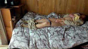 【盗撮風】スウェット女子が乳首オナニー用シリコンカップローターで腰ヘコガニ股オナニーしている動画が流出・・・