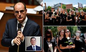 Il se passionne très tôt pour la politique, et milite dès ses années de lycée contre le contrat première embauche. France S Pm Sparks Anger By Promoting Minister Accused Of Rape To A Role Overseeing Law Enforcement Daily Mail Online