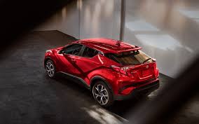 2019 toyota avalon xle preliminary 22 city/32 hwy/26 combined mpg estimates determined by toyota. Comparison Toyota Chr 2018 Vs Toyota Rav4 Se 2017 Suv Drive