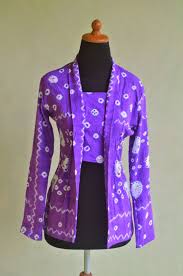 Daftar isi tips memilih long dress sesuai bentuk tubuh 10 rekomendasi long dress yang elegan untuk berbagai acara formal dalam hal ini, banyak wanita yang memilih baju long dress sebagai andalannya. Pin Di Fashion Inspiration Kain Kebaya Baju Kurung Baju Raya Batik Songket Ikat Sarongtenun