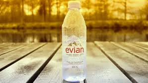 Evian wasser in germany ⭐ choose the best ads on flagma.de buy wholesale and retail at the best prices. Evian Suisse Setzt Auf Rpet Flaschen Lebensmittel Technologie