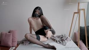 自打包玩偶姐姐HongKongDoll最新单人集「独自练习」(1v669M) | 精选Porn