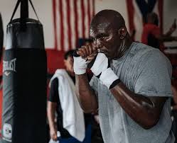 Sayangnya, turner mengajukan cerai kemudian karena perselingkuhan yang dilakukan tyson. Holyfield Tak Gentar Meski Mike Tyson Lebih Bugar Darinya Okezone Sports