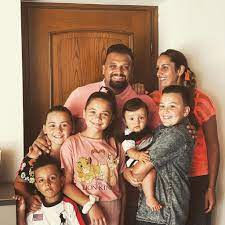 Anmelden unterhaltung für zu hause: Baby Nummer Sechs Menowin Frohlich Wird Wieder Vater Promiflash De