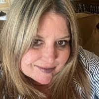 Lisa Rosenberry's Instagram, Twitter & Facebook