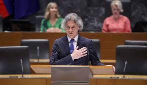 Robert Golob izvoljen za predsednika ...