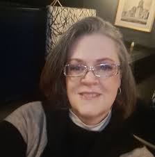 Where to find graphics design internships or part-time positions for a  12th-grade student?