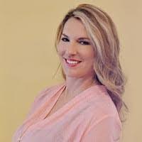 Amanda Fizer's Instagram, Twitter & Facebook