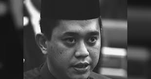 Tanjung piai mp datuk dr md farid md rafik has passed away in pontian hospital in johor due to a heart attack at around 6am on saturday. Colleague S Pay Tribute To Dr Farid