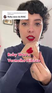 Ruby Woo X Vermelho Hibisco