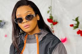 Lady Du expresses concern about the high rate of suicide among school kids 