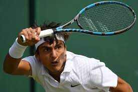 Age:19 years (23 january 2002). Roman Burruchaga Con Paso Firme En Wimbledon Y Acompanado Por Su Papa Campeon Del Mundo