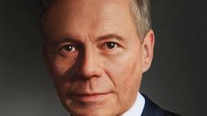 Who is singer Dietrich Fischer-Dieskau?