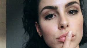 She rose to fame after representing germany in the eurovision song contest 2010 in oslo, winning the contest with her song satellite. Haare Deutlich Kurzer Lena Meyer Landrut Tragt Jetzt Bob Promiflash De